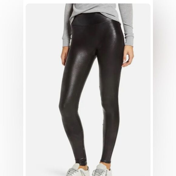 Spanx  faux leather high rise leggings in black glossy, size XS  petite tall - Picture 5 of 13